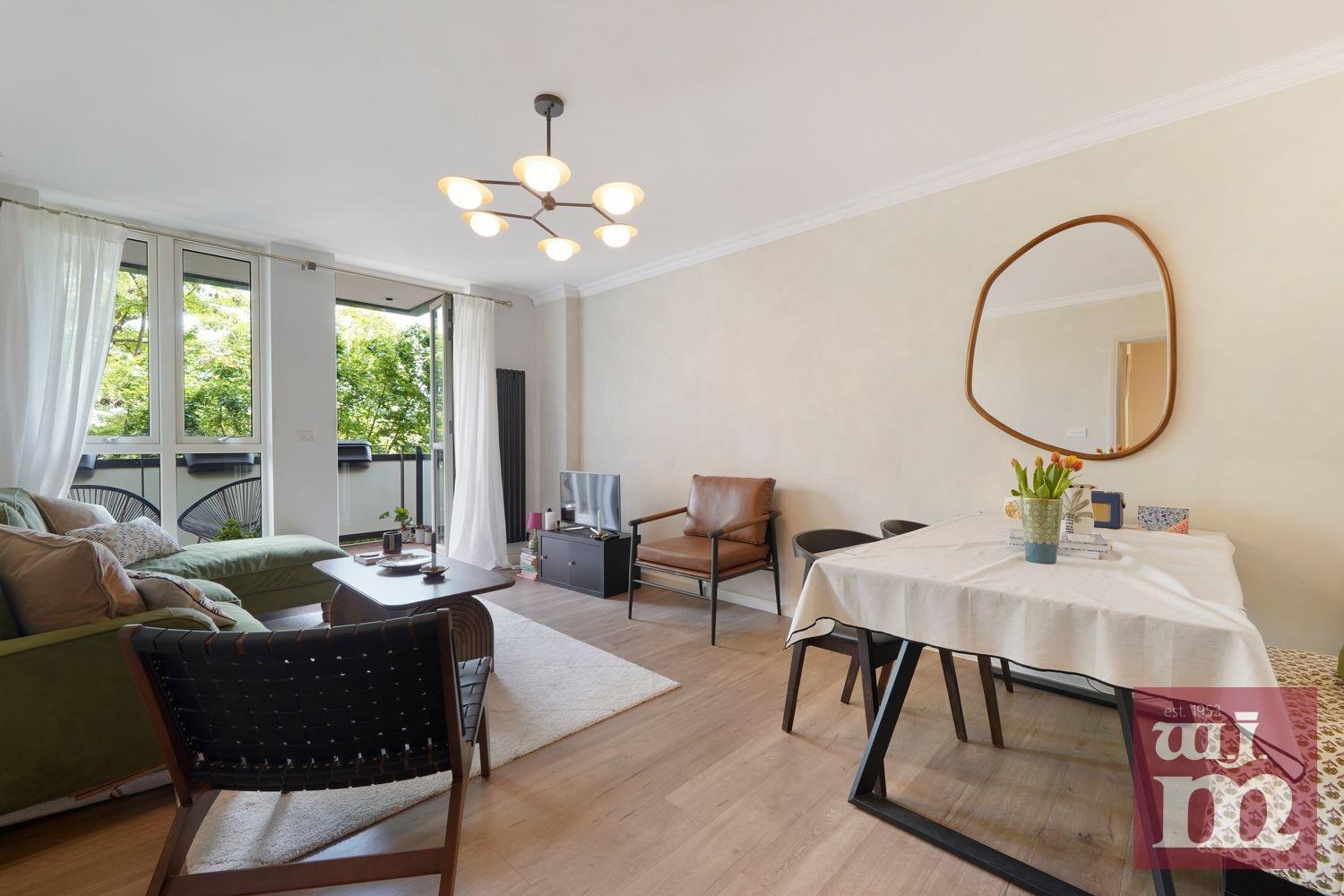 2 bed property in Maypole Court, Mile End